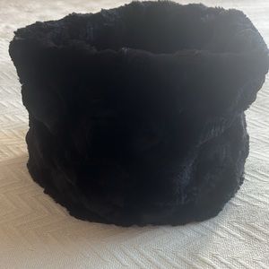 Faux fur neck wrap scarf black EUC